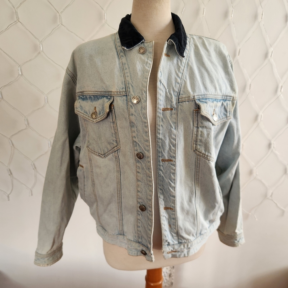 Vintage Distressed Denim GAP Jean Jacket • Stonewashed • Tagged Size Small